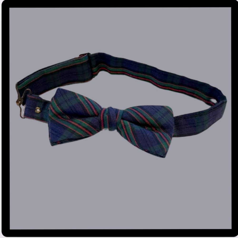 ✅Adorable Vintage adjustable bow tie